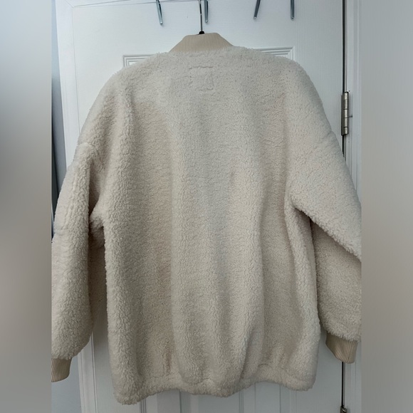 Abercrombie Oversized Sherpa Bomber Jacket - Picture 9 of 9